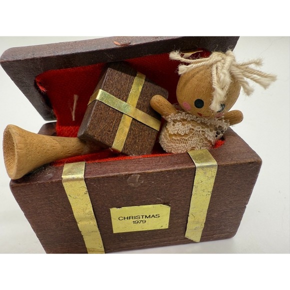 Vintage 1979 Wooden Christmas Ornament Toy Chest Doll Gift Handmade Retro - Picture 2 of 8